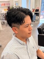 ルースト 心斎橋店(ROOST)&nbsp;刈り上げセンターパート/波巻きツイストスパイラル/心斎橋