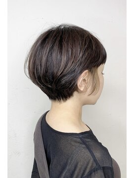 キュー(CUE) エッジーショートボブ