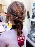 ココアベージュヘアセット結婚式編み込みダウンスタイルルーズ