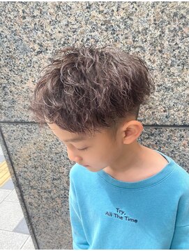 クオンヒール 淀屋橋店(QUON HEAL) スペインカール/スパイキーショート/フェザーパーマ/フェード