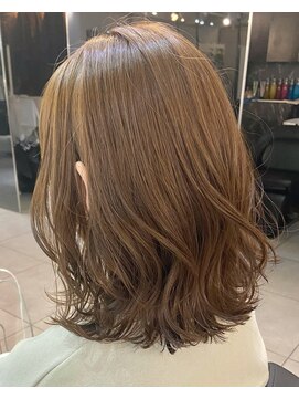 アクアオモテサンドウ(ACQUA omotesando) △ブリーチなしミルクティーベージュレイヤーカットロブヘア