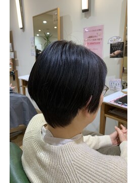美容室 アイディー i-dee 襟足短めショート