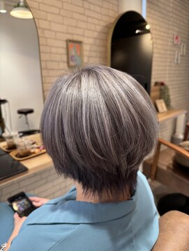 カルテット(Quartett) 【Quartett】　透明感抜群ショートシルバー