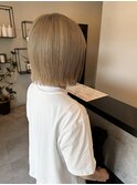 切りっぱなしボブミルクティーベージュケアブリーチカラー透明感
