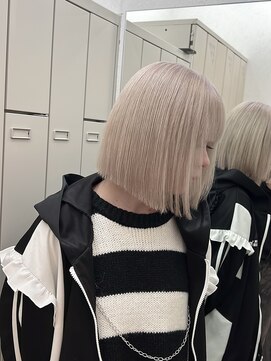 ローレン(Lolen.) 【ホワイトパール/小顔に見えるワンレン】しまゆー