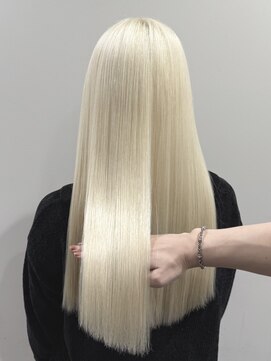 アン(Hair make un) 【ホワイトブロンド】