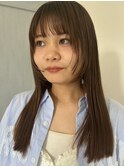 小顔レイヤーのぱっつんロング