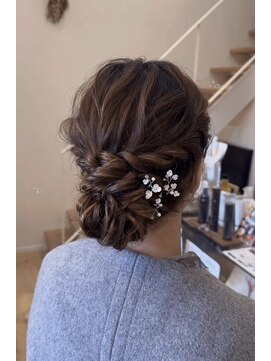 ムエール(mouair) ゆるふわシニヨン