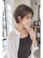 バグズ(Baguz)&nbsp;40代50代白髪ぼかし前下がり丸みショート
