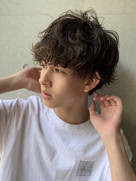 フィフス(fifth) フェザーマッシュコンマヘアソフトツーブロックスパイラルパーマ