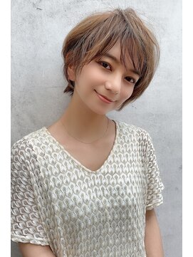 マリアバイアフロート(Maria by AFLOAT) 【shige】耳掛けウエーブパーマフォギーベージュスリークボブ