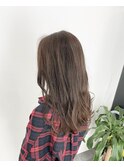 カーキブラウン