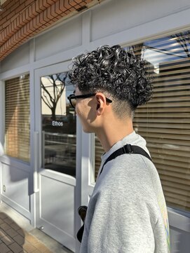 エトス プロデュースド バイ ヴァイナルズミックス(Ethos produced by Vinyl's mix) 大人パーマ