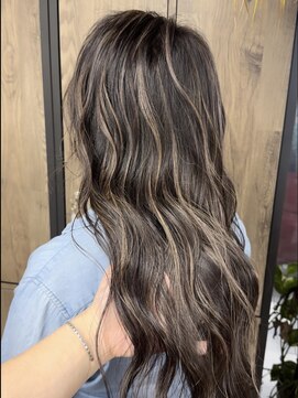 ヴィフ 大船(VIF) ハイライトカラー/ケアブリーチ/ダブルカラークール/エレガント