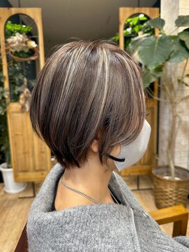 シアン(CYAN) ハイライトショート・ベージュ