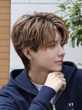 オーシャントーキョーウエスト 心斎橋 (OCEAN TOKYO WEST) ハイライトセンターパートシャドウパーマ韓流ショート