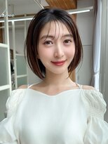 アフロート ディル(AFLOAT D'L) 丸みあるレイヤーボブで顔周りがスッキリ見えるスタイル