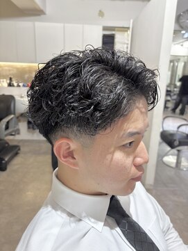 オーシャントーキョー ホワイト 原宿(OCEAN TOKYO WHITE) 黒髪ミドルフェードビジネスショート