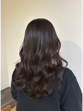 ベージュカラー×レイヤー