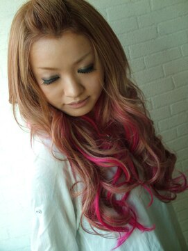 ネオハイドアウト(NEO HIDEOUT) 個性派カラーエクステ