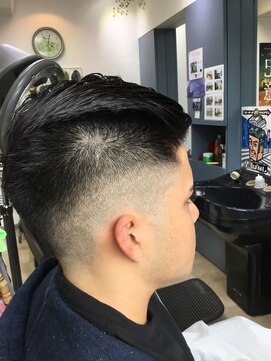 サロン ド キムラ 7：3 フェイドカット