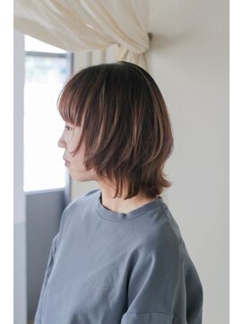 ホワイトルーム(White Room) ウルフボブ＋くっきりハイライト