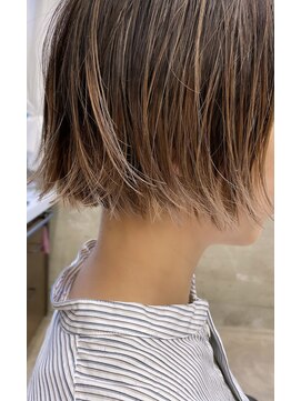 ザ デイ(THE DAY) ベージュのハイライトカラー【バレイヤージュ】