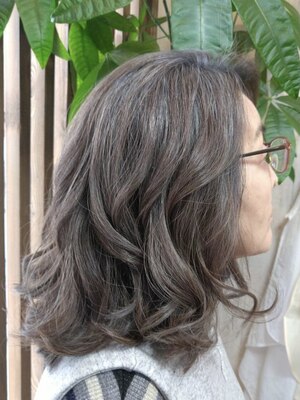 【加古川駅徒歩3分】化学物質を無害化し、髪の健康を守りながらツヤのある綺麗な髪に染まるカラーをご提案