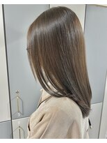 ラベストクズハ(LOVEST KUZUHA)&nbsp;透明感溢れるグレージュ