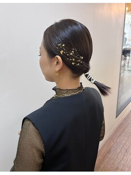 ディア(.eer) ボブの方でも大丈夫！タイトポニー/金箔