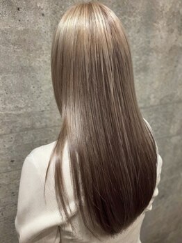 ソア バイ リコヘアー ウルマ(SOAR by lico hair uruma)の写真/今までの縮毛矯正に不満がある方必見☆独自技術と最新の薬液導入でダメージレスなうる艶ストレートに◎
