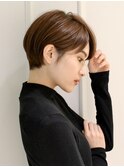 前髪あり耳掛け丸みくびれ大人ショートボブ20代30代40代50代
