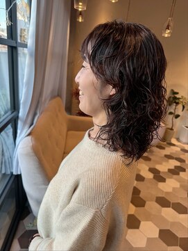 リベラル(liberal) 大人のナチュラルウルフパーマ レイヤー【30代/40代/50代】