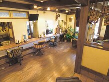 ピクシー(Pixy)の雰囲気（隣の席が気にならない広い店内なので、ゆったりとくつろげます！）