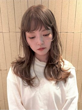 シキ 渋谷(siki) ベージュカラー/ブリーチなしダブルカラー/赤 み消し/渋谷/原宿