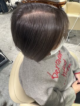 白髪ぼかしカラーハイライト40代50代ヘッドスパショートボブ