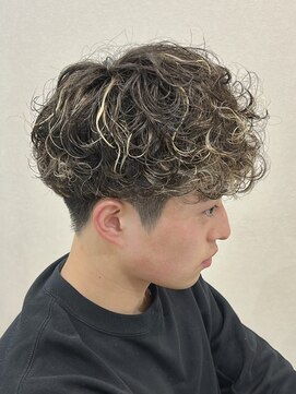 サイクル(CYCLE) MEN’S HAIR/サーフカール/刈り上げセンターパート/伊勢崎
