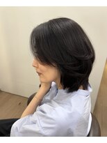 トルヴェ(Toruve)&nbsp;横顔も綺麗　結ばず下ろせるレイヤーボブ