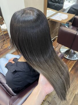 アズーア ヘアーアンドスパ(azure hair&spa) ブリーチ無しデザインカラーでオリーブグレージュ