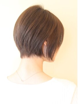 レウナ 外苑前(Reuna) 【３０代・４０代・５０代】フォルムが綺麗な大人ショート