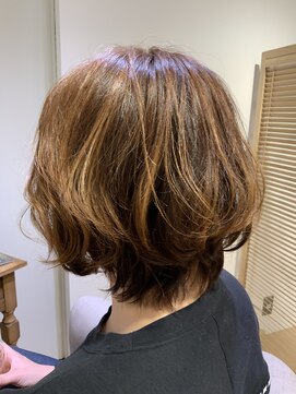 ユーネリー(U-NERY) 動きのあるショートボブ