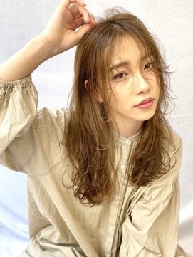 ジーナ 銀座(Zina) エアリーミディホワイトアッシュ黒髪ショートパーマ