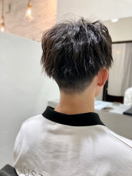 パブロ(Pablo) ツーブロックマッシュ センターパート 波アレンジ