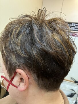 ヘアーボー ラーラ(hairbeau L'ala) スプリングショート＆ウイービングカラー