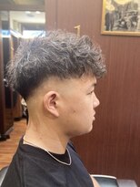 ブロートーキョー(BroTokyo)&nbsp;MEN'Sツーブロックスキンフェードスペインカール　メンズパーマ