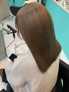 ユー イケブクロ(u Ikebukuro) グレージュ/ブリーチ/ダブルカラー/シルキーベージュ