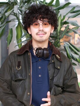 メンズサロン ブロック(Men's Salon bloc) スパイラルパーマ 強め マッシュ 黒髪ミディアム  30代