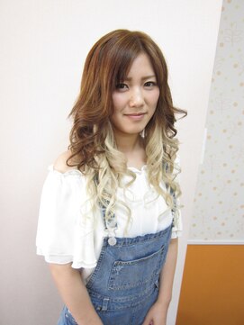 美容室イーナ(e na) エクステでグラデーションに♪