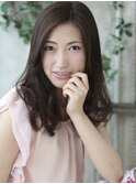 ニュアンシーなゆる髪で今旬のこなれ感を。大人美人巻き