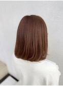 シークレットハイライトで立体感を感じさせるシンプルなボブ